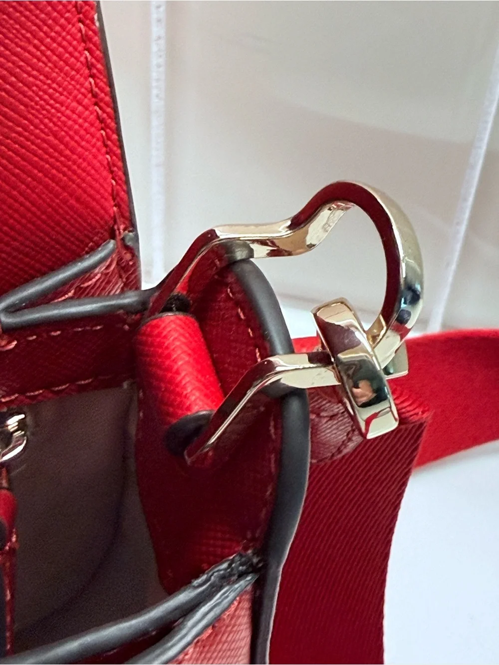 Kate Spade New York Madison Saffiano leather Crossbody with Gold Hardware